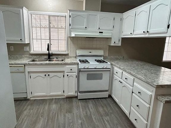2nd image of 3601 E Wyoming Ave Space 481