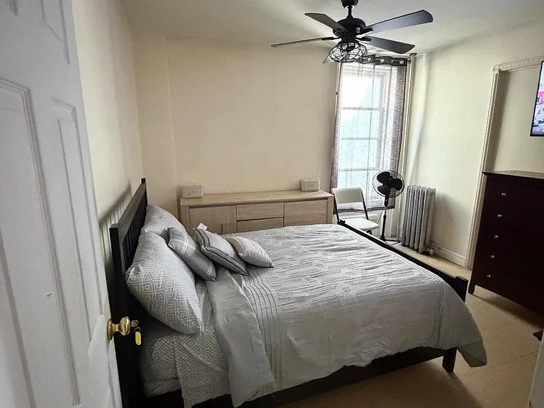 735 Kelly St — Photo 2