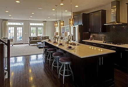 3rd image of 274 Caulfield Ln