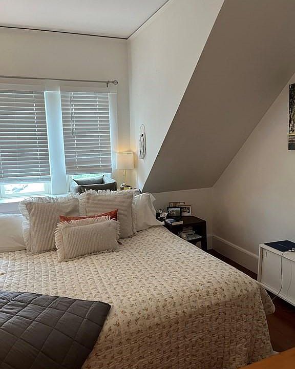 2nd image of 122 Englewood Ave #3