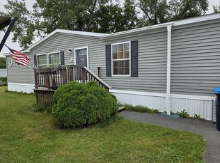 3 Carmel Dr, Plattsburgh, NY 12901