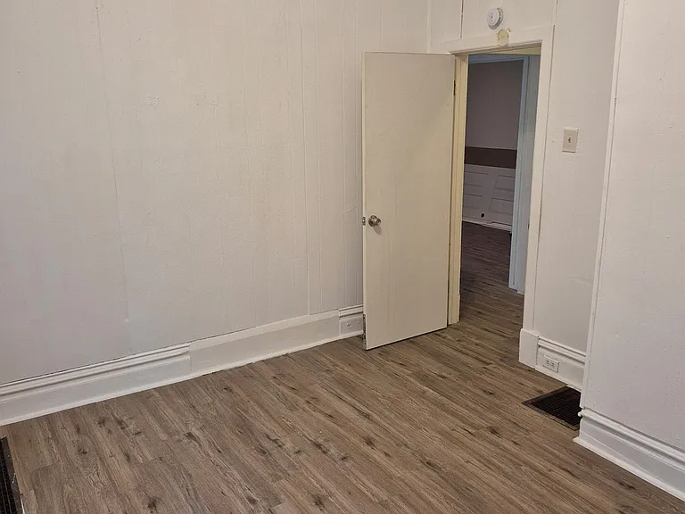 2162 Edmund Ave — Photo 13