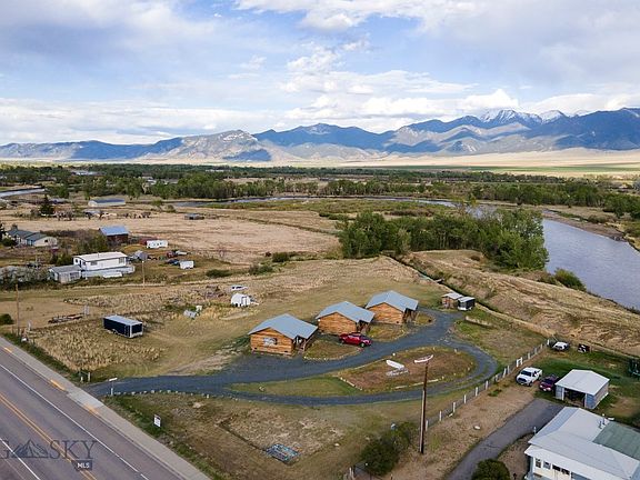 2nd image of 5 River Rest Ln