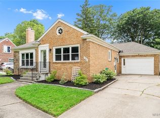 34 Wainwright Rd, Cheektowaga, NY 14215