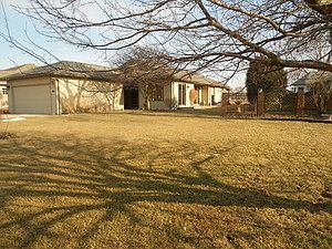 1st image of 216 Bryant Woods Dr