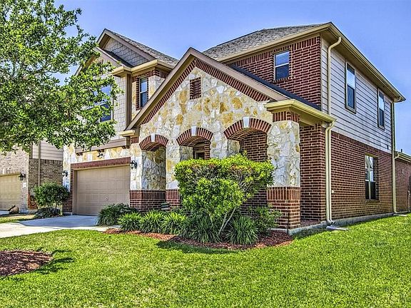 3rd image of 26311 Parkman Grove Dr