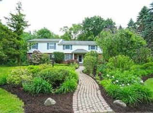 1914 Heritage Rd, Niskayuna, NY 12309