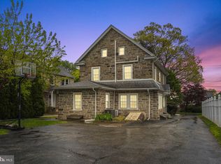 806 Wynnewood Rd, Ardmore, PA 19003