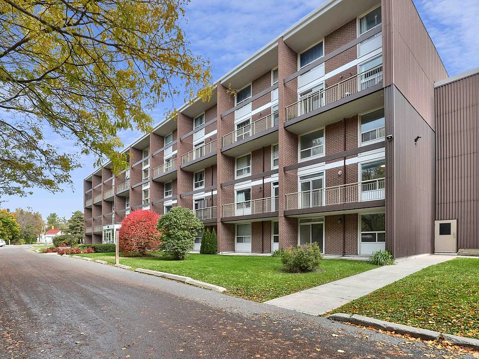 1260 Princess St #84