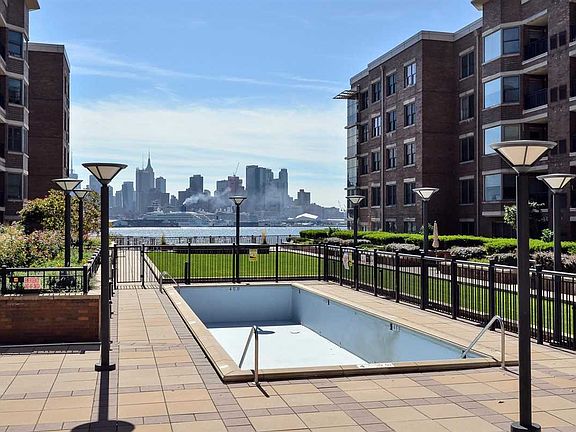 4th image of 22 Avenue At Port Imperial APT 501