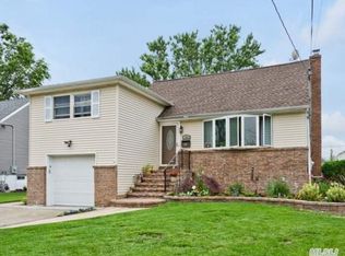 550 S Ocean Ave, Freeport, NY 11520