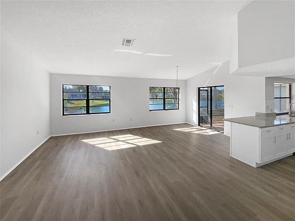 3rd image of 7846 Cayuga Dr