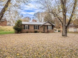135 Williams St, Boonville, NC 27011