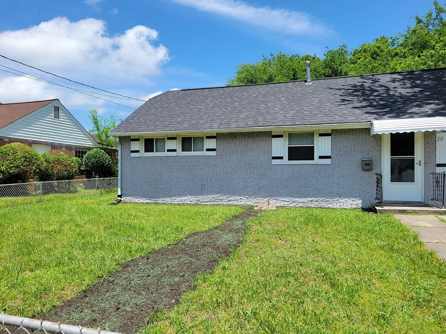30 Jordan Dr - House — Photo 1