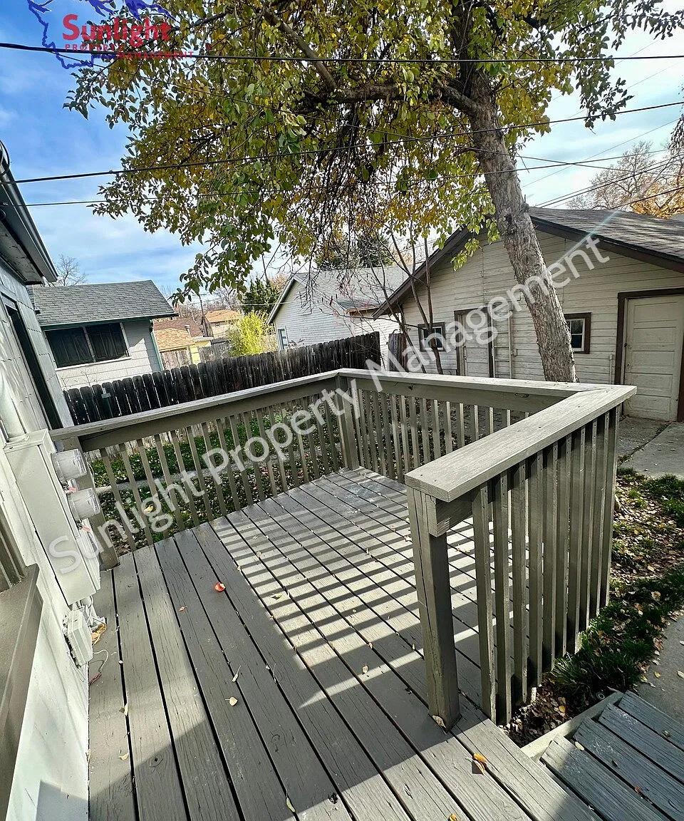1 bed, 1.0 bath, 700 sqft, $900 — Photo 2
