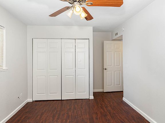 5th image of 4220 Yellowleaf Dr