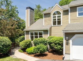 172 Bishops Forest Dr UNIT 172, Waltham, MA 02452