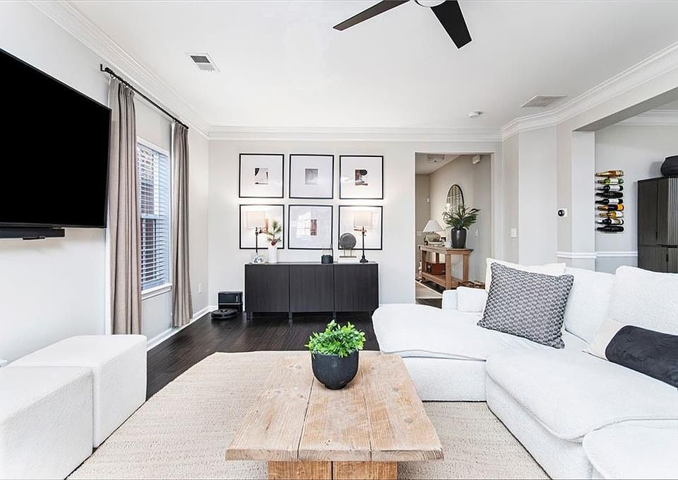 1st image of 108 Hollinger Way