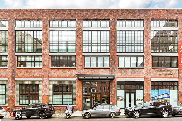 Rented by CORE | media 40