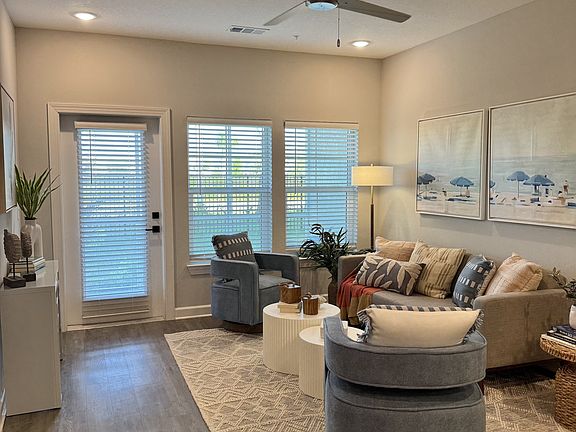 4th image of 5001 Willowgate Loop #8-8311
