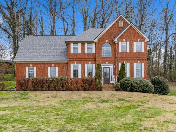 1436 Cambridge Point Dr, Hixson, TN 37343