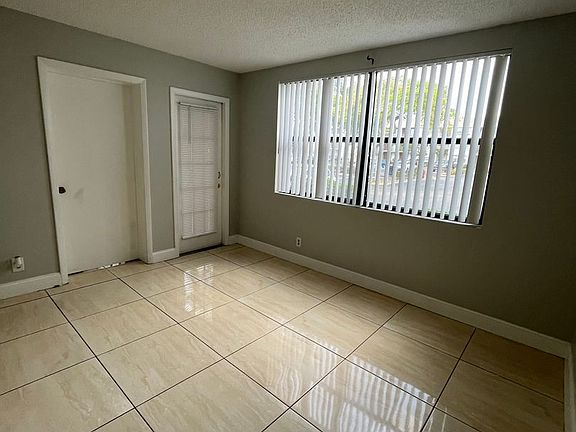 5th image of 718 Executive Center Dr #15-7-15