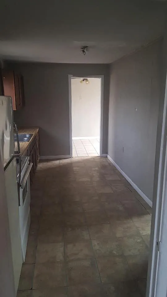 107 W Dunnam St — Photo 1