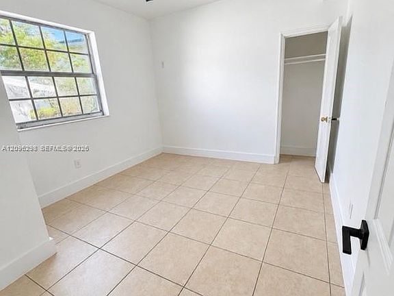 4th image of 1022 SW 12th St #C