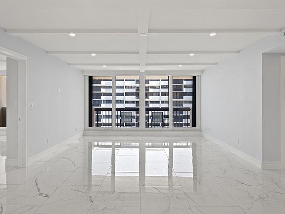 3rd image of 4001 Gulf Shore Blvd N APT 1104
