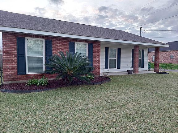 3rd image of 675 Camelia Ave