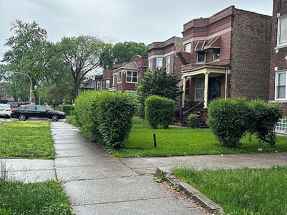 4th image of 7734 S Saginaw Ave