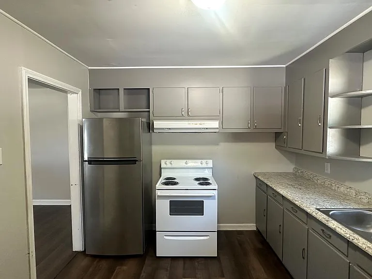 1116-1116 Cornelia Cir — Photo 20