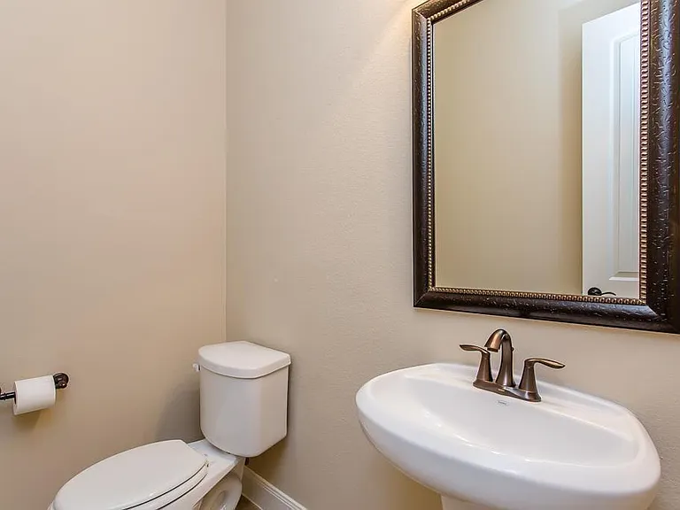 122 Colton Ct — Photo 8