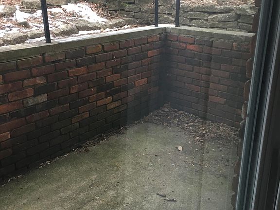 4th image of 810 W Huron St