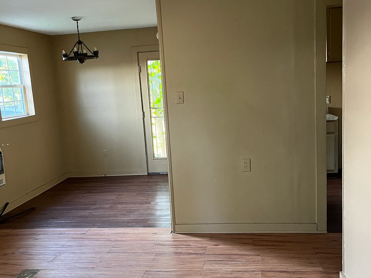 2 bed, 707 sqft, $800 — Photo 2