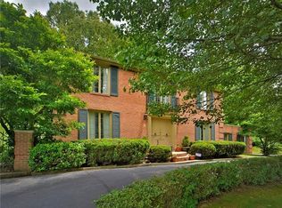 3435 Ridgewood Dr, Pittsburgh, PA 15235