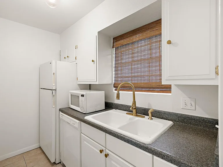 1700 Houston St #202 — Photo 12