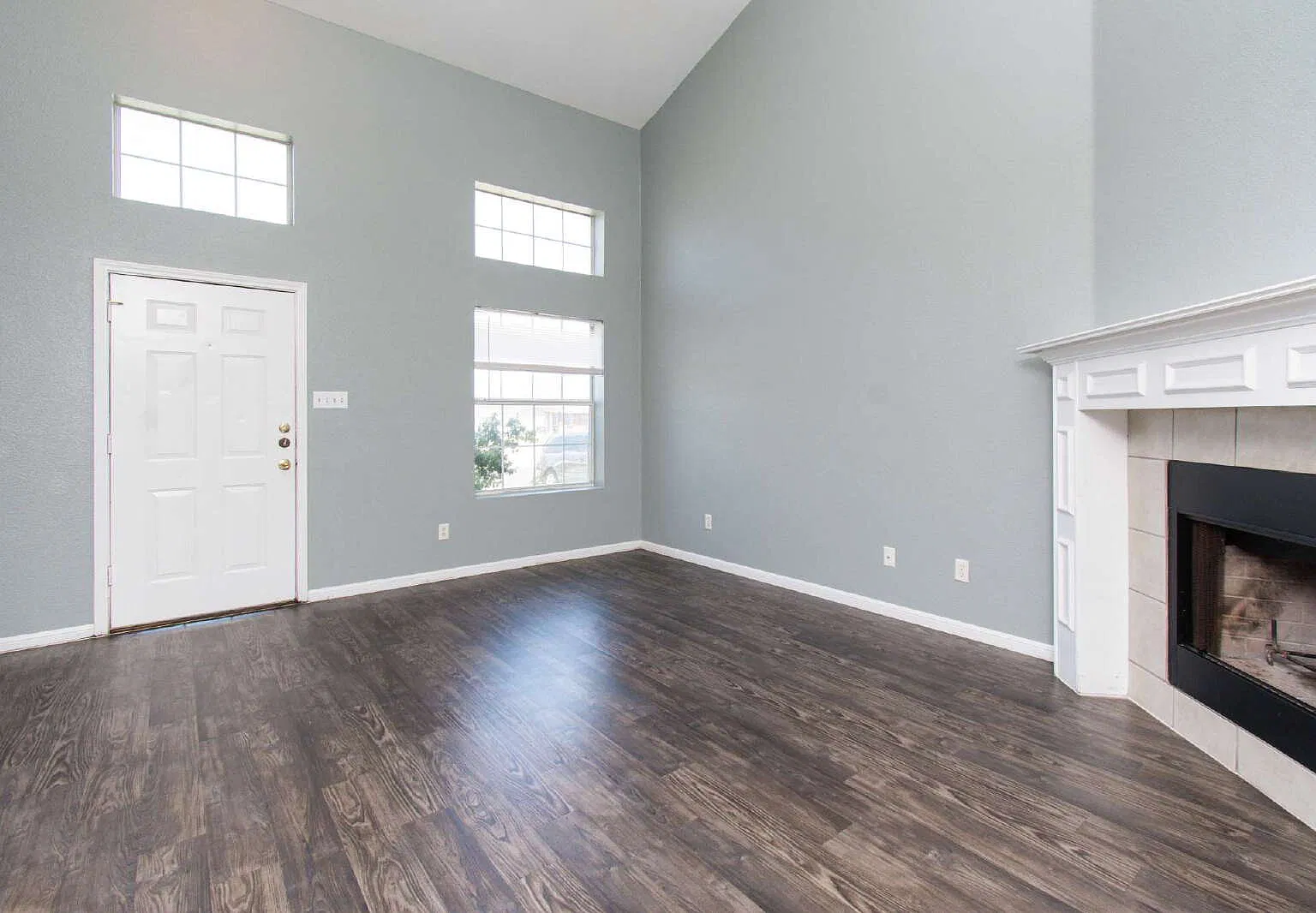 3 bed, 2.5 bath, 1701 sqft, $1,500 — Photo 4