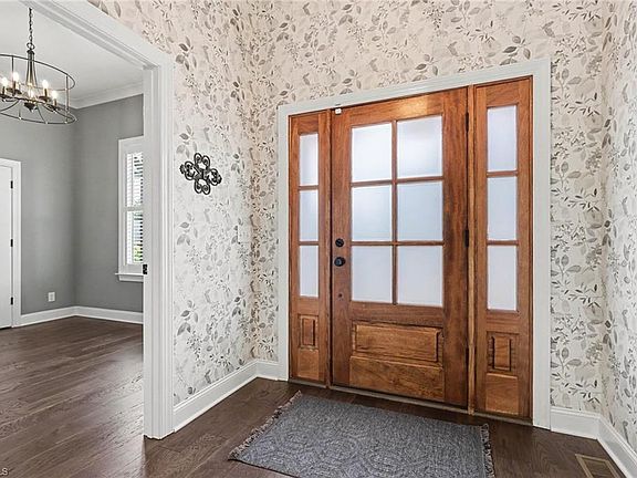 5th image of 8869 Belews Ridge Rd