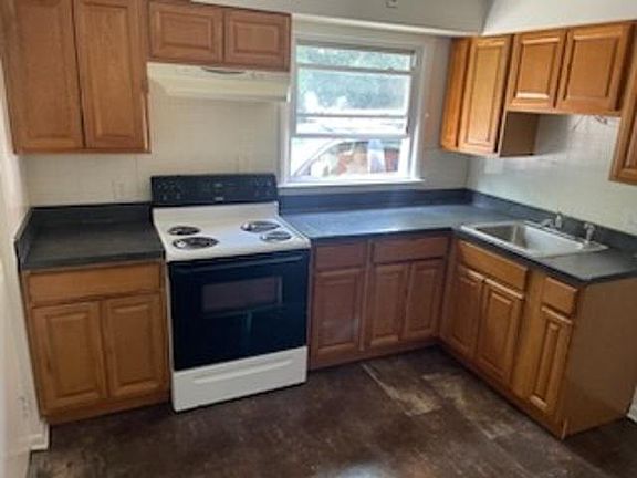 2nd image of 249 Monroe St #B1