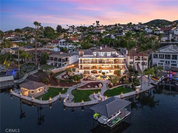 22250 Village Way Dr, Canyon Lake, CA 92587