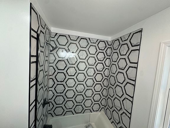 2nd image of 6251 N Hamlin Ave