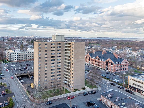 2nd image of 1025 Hancock St Unit 4M