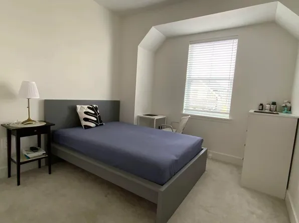 19670 75th Ave, Langley, BC V2Y 3R9