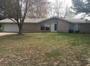 4623 Crescent Dr, Rockford, IL 61108