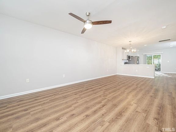 Be in control of the natural light coming into your space by opening the blinds, or create a comfy modern sanctuary and close the curtains for added privacy.