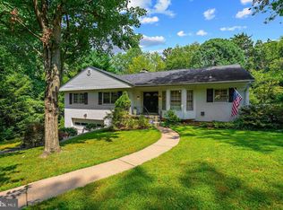 1621 Crescent Ln, Mc Lean, VA 22101