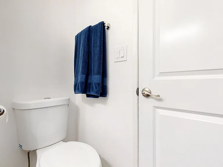 543 Evergreen Street — Photo 3