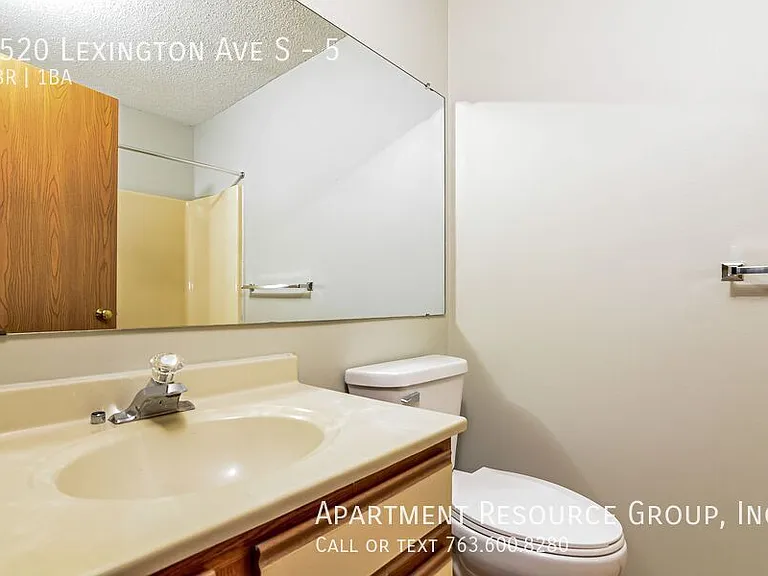 3520 Lexington Ave #5 — Photo 15