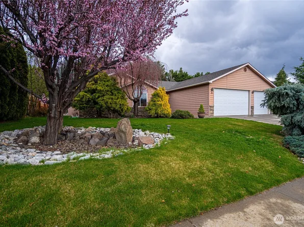 35 S Mandolin Avenue, East Wenatchee, WA 98802